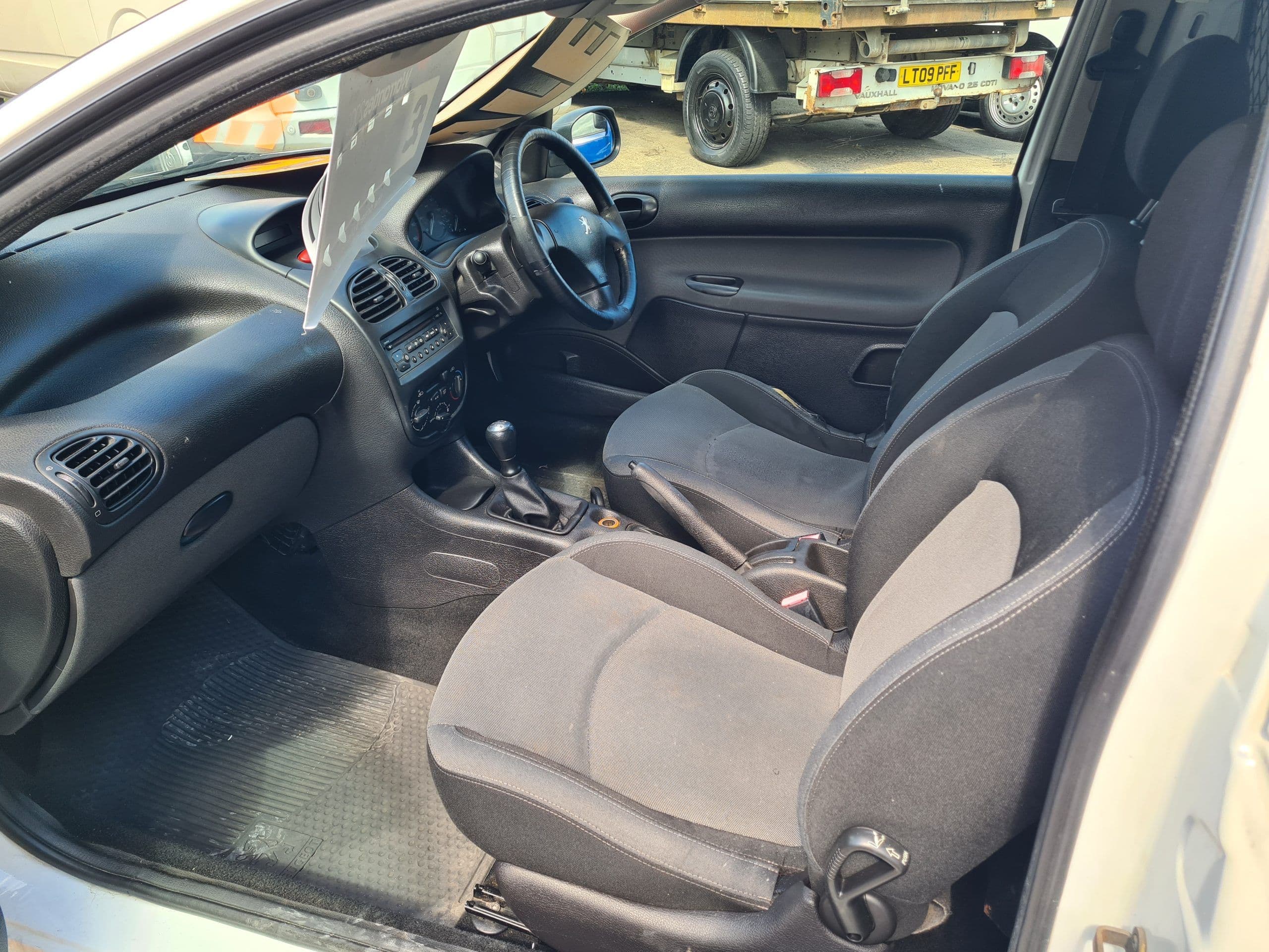 PEUGEOT 206 1.4 HDI VAN - Image 5