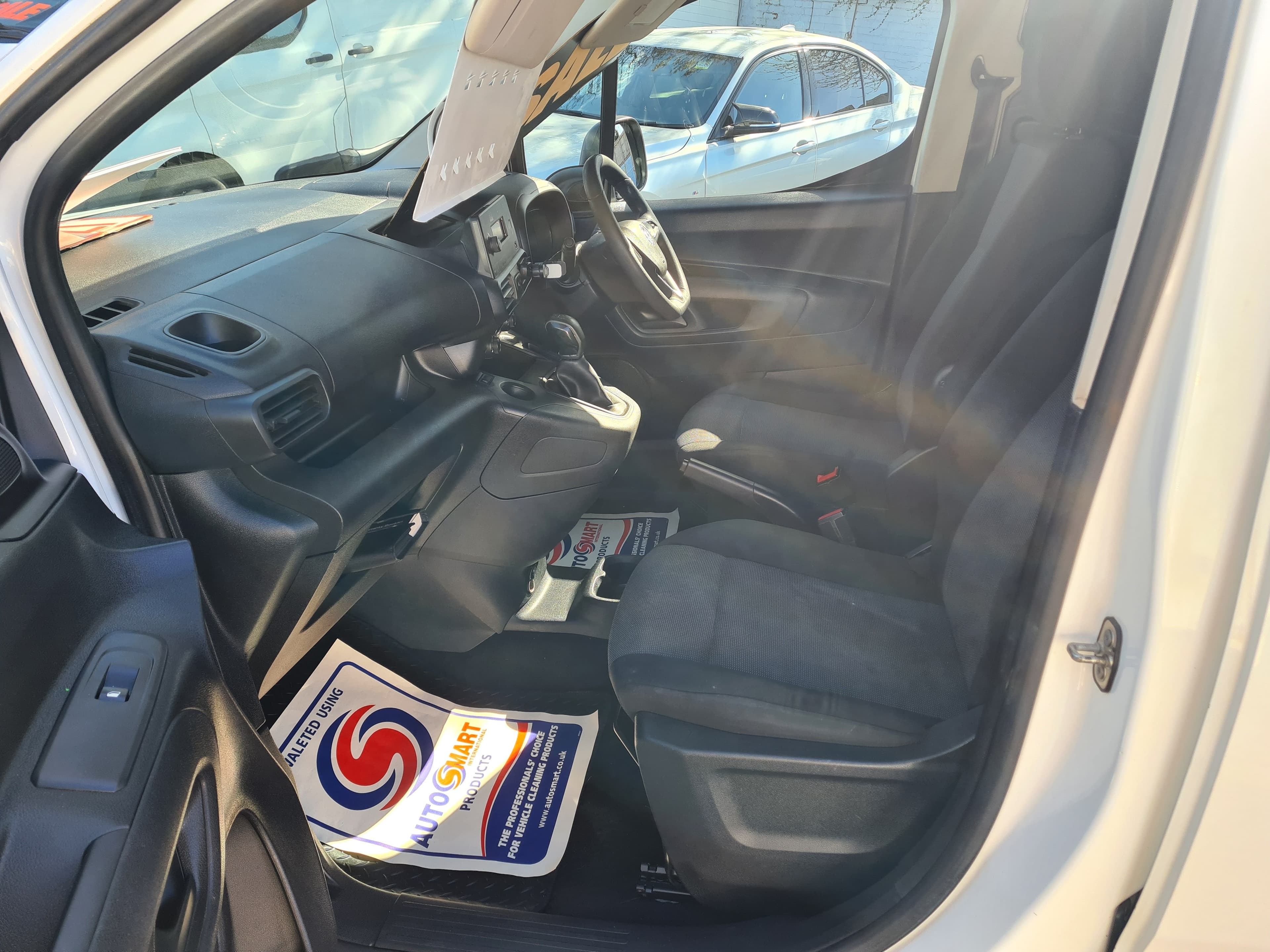 VAUXHALL COMBO 1.5 CDTI SPORTIVE - Image 3