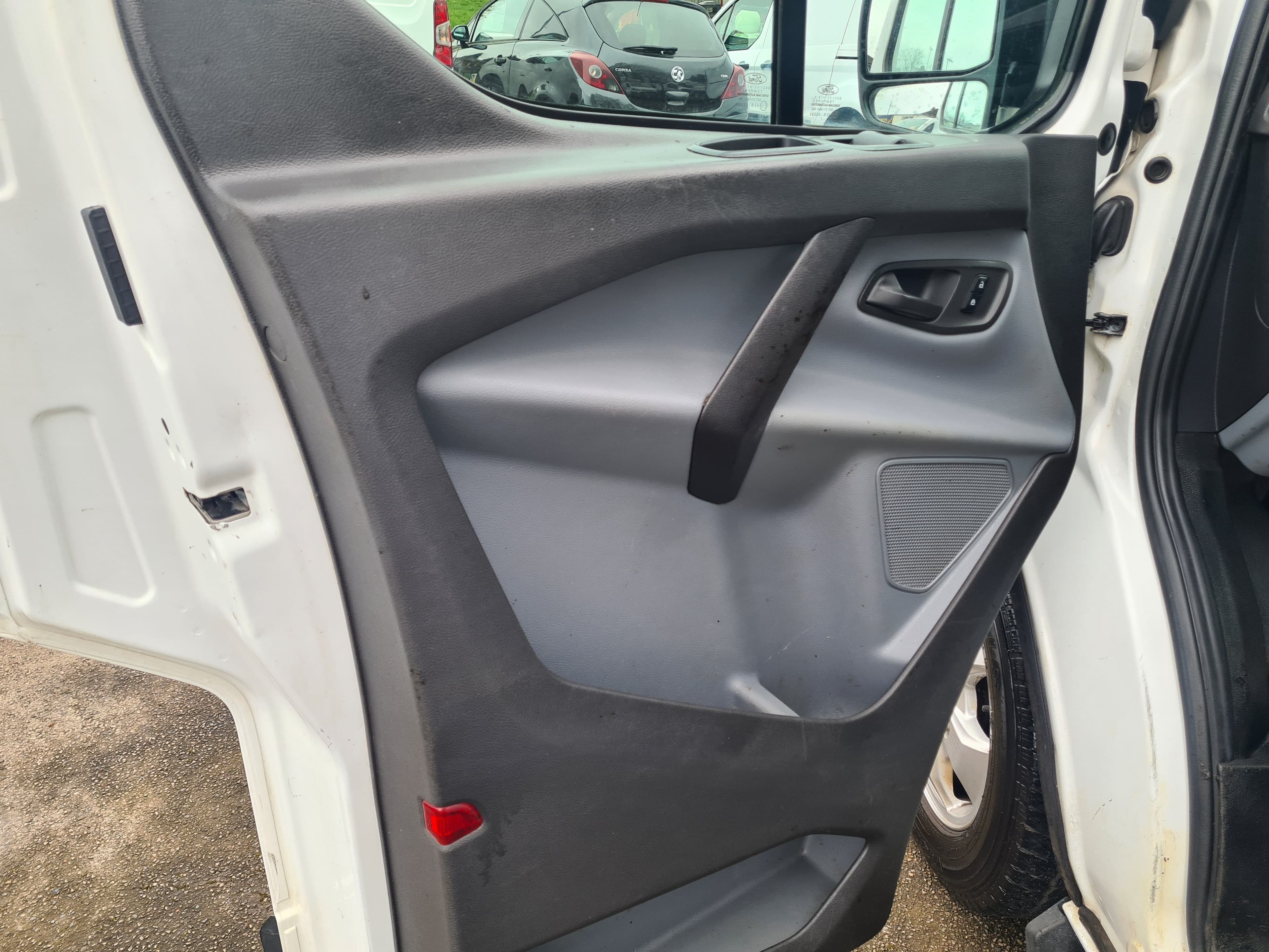 FORD TRANSIT 2.0 TDCI - Image 5